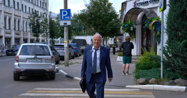 Прогулка с депутатом Грешневиковым: 60 млн на разметку и вопросы к власти